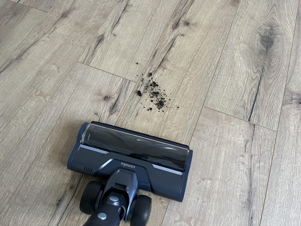 Testen van de zuigkracht van CleanDetect steelstofzuiger