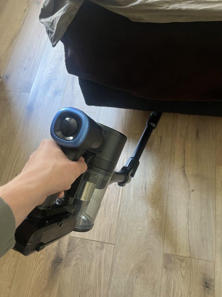 Testen buigbare steel Sanovy stofzuiger