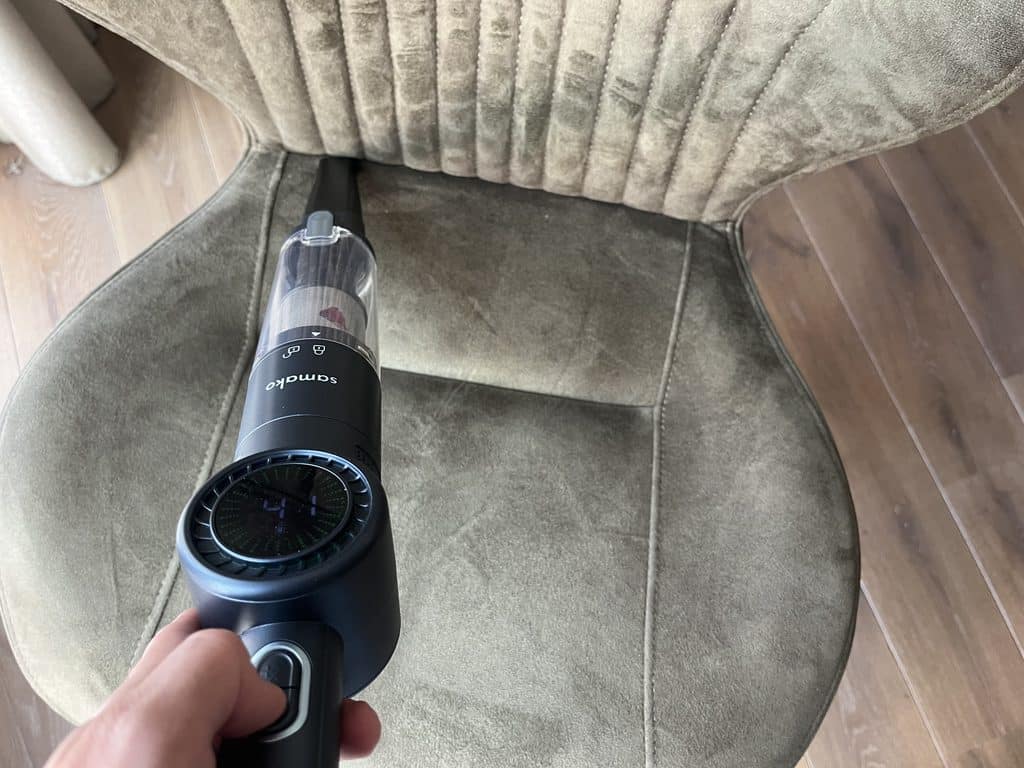 Testen van Samako NanoDetect Pro op eetkamerstoel